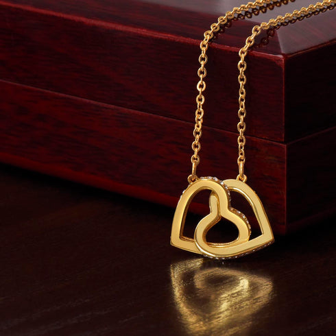 GG 13 Amazon Interlocking heart